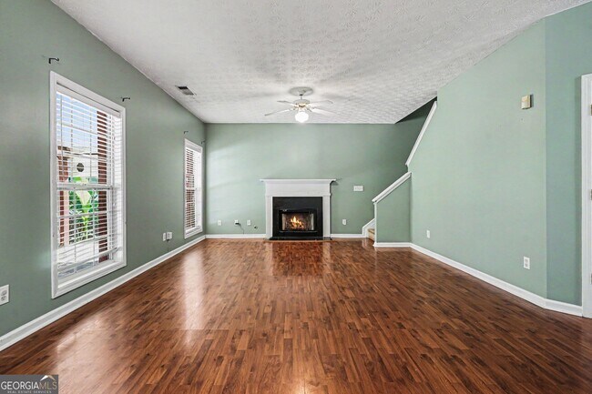 Foto del edificio - 375 Clairidge Ln SW
