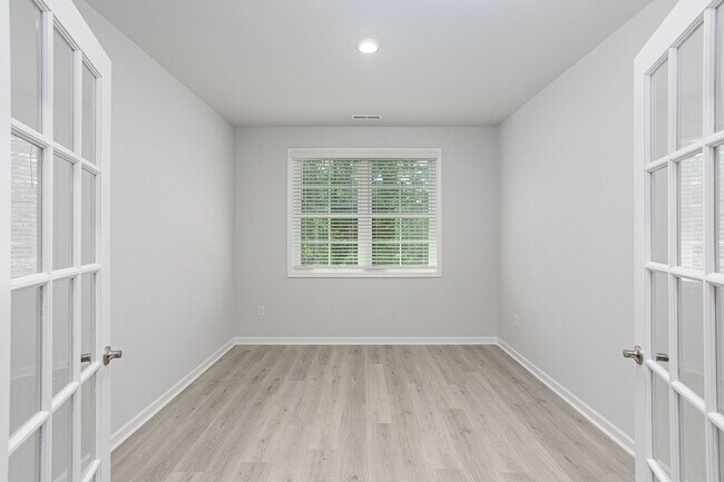 Foto del edificio - Gorgeous, Newly-Built Smart Home Available...