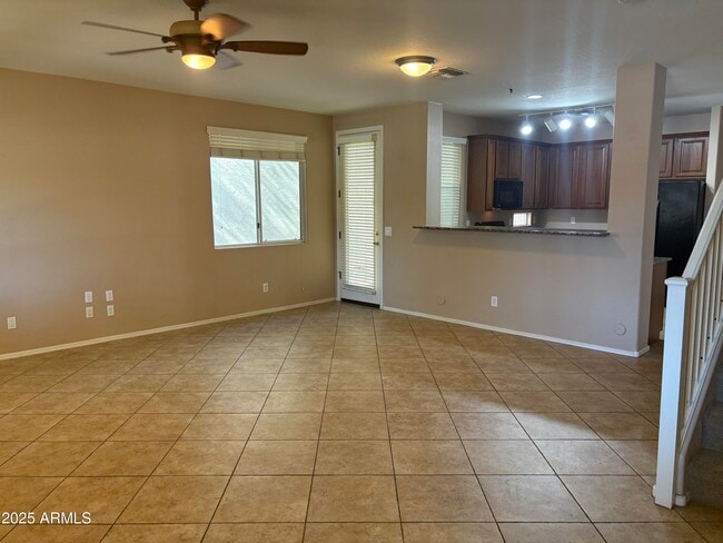 Building Photo - 4344 E Vest Ave