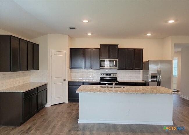 Building Photo - 622 Great Plains