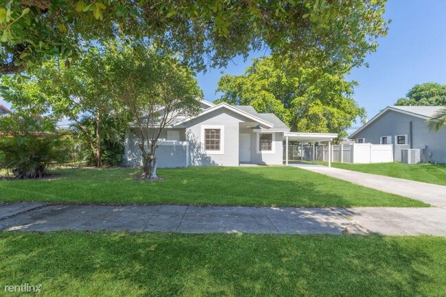 Foto del edificio - 4 br, 2 bath House - 377 NW 2nd Way 1