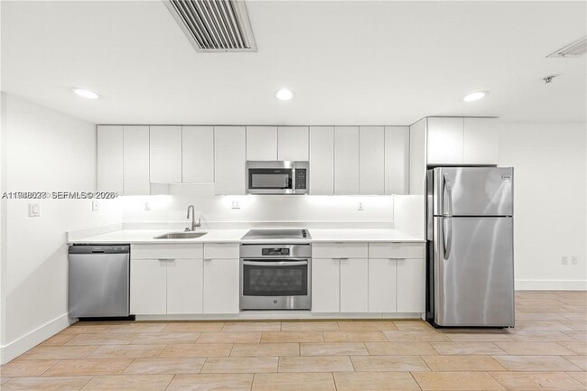 Foto del edificio - 1966 Biarritz Dr