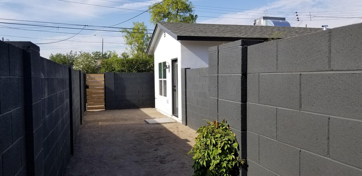 Foto principal - 317 E Weldon Ave