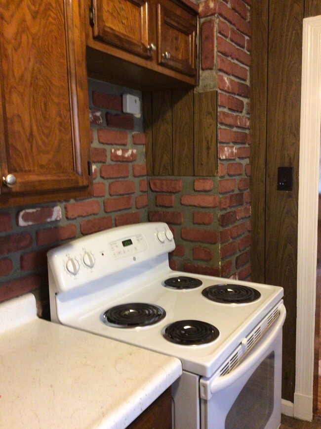 Kitchen - 2415 Lamar Cir