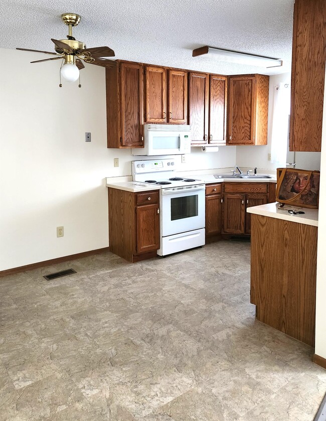 Building Photo - 5655 Brandlwood Ct