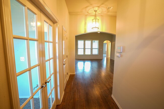Foto del edificio - 3 Bed | 2 Bath in New Tulsa!