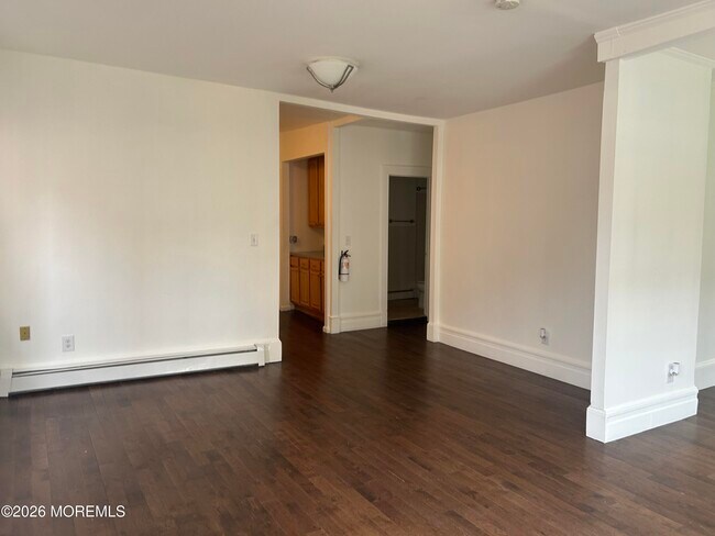 Foto del edificio - 513 Bangs Ave