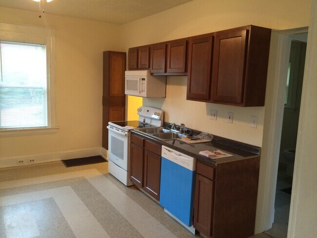 Kitchen - 3026 Ahrens St