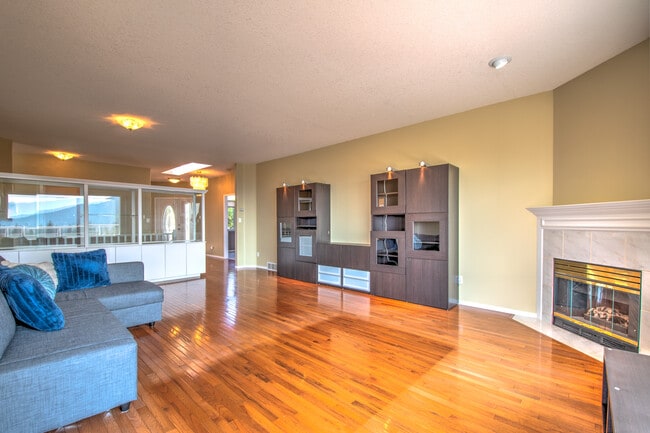 Building Photo - 308 Marmot Ct