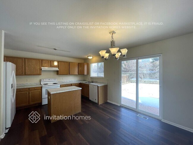 Building Photo - 3365 Bareback Dr