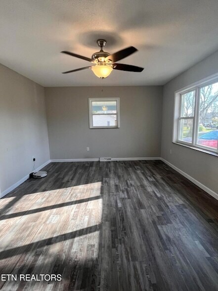 Foto del edificio - 3408 Hackberry Rd