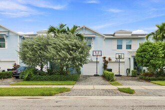 Building Photo - 6351 Sailpointe Ln