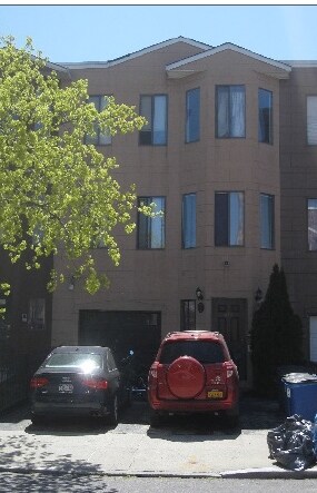 Primary Photo - 370 Butler St