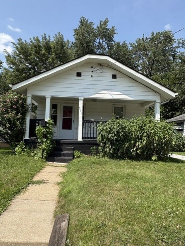 Building Photo - 961 Wyley Ave
