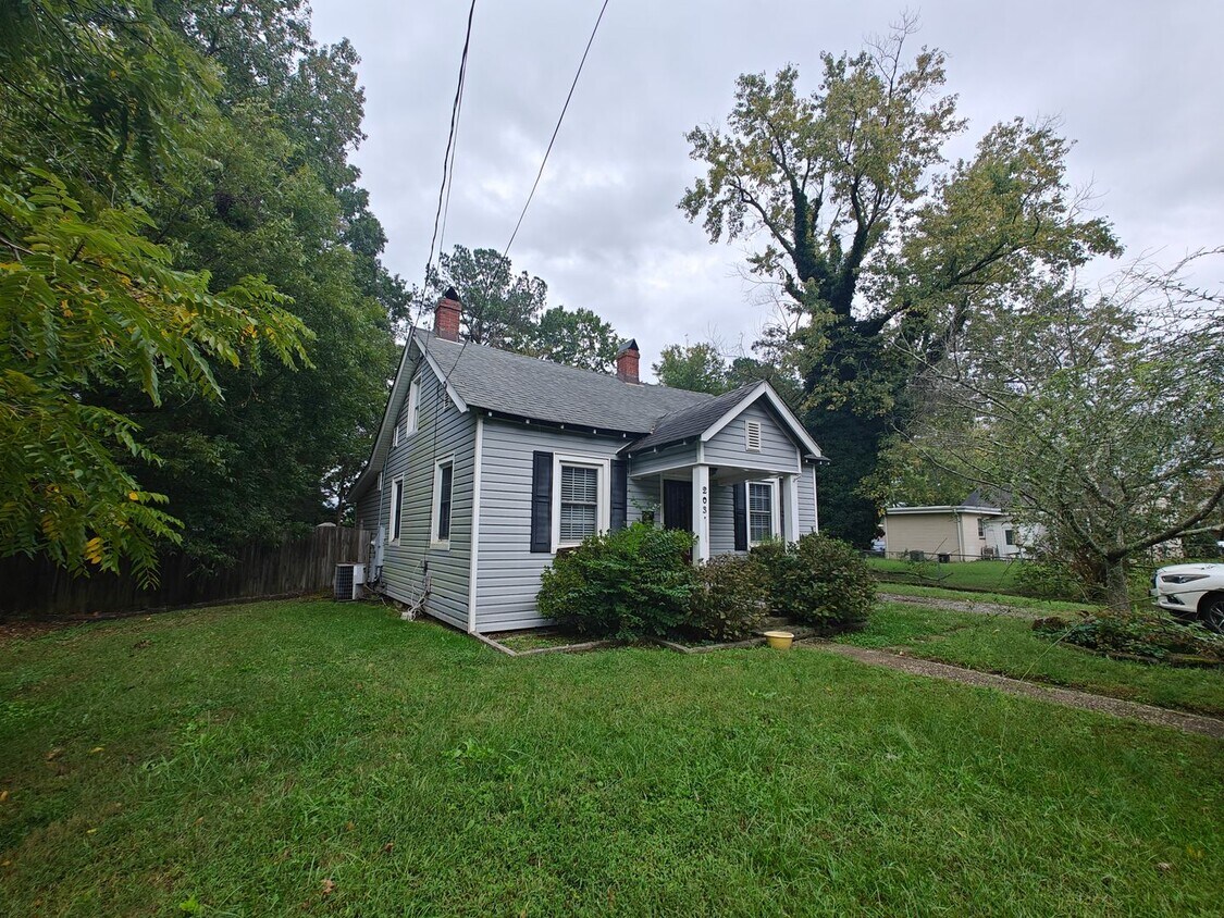 Primary Photo - 2 bedroom home in the town of Ashland