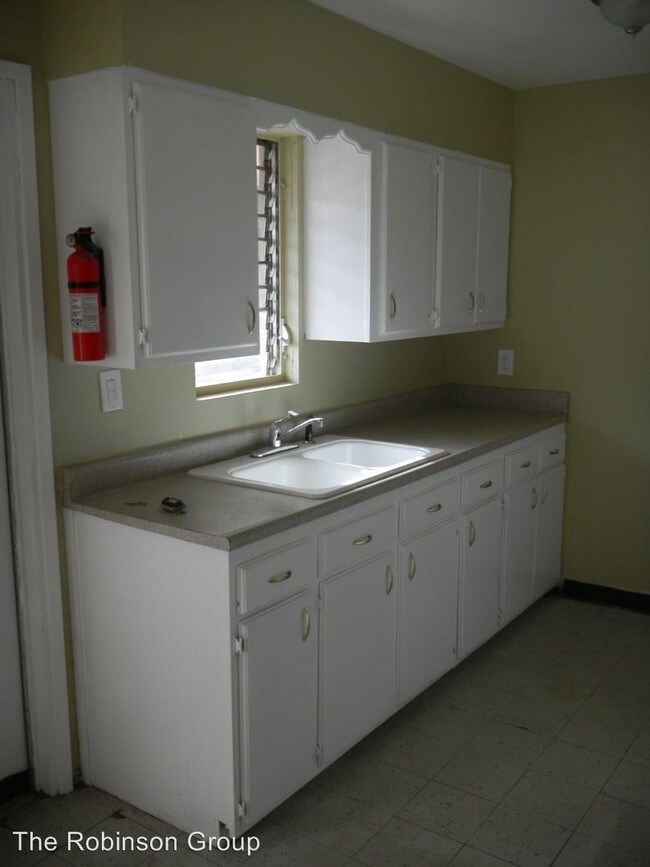 Foto del edificio - 7113-7117 N 54th Ave