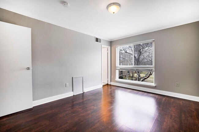 Foto del edificio - 3216 Spartan Rd