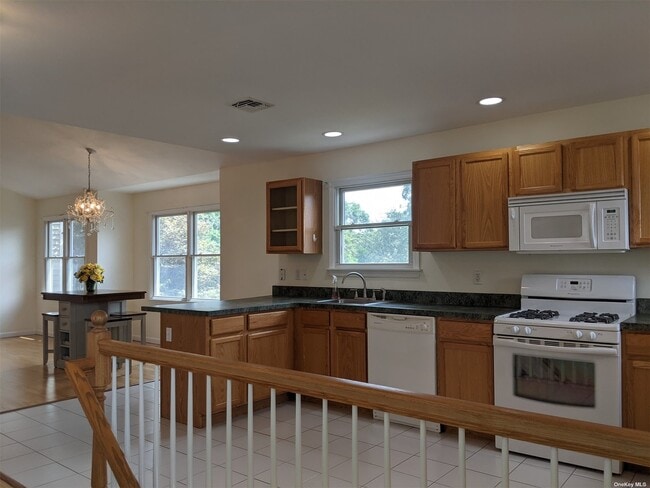 Building Photo - 602 Willow Pond Dr