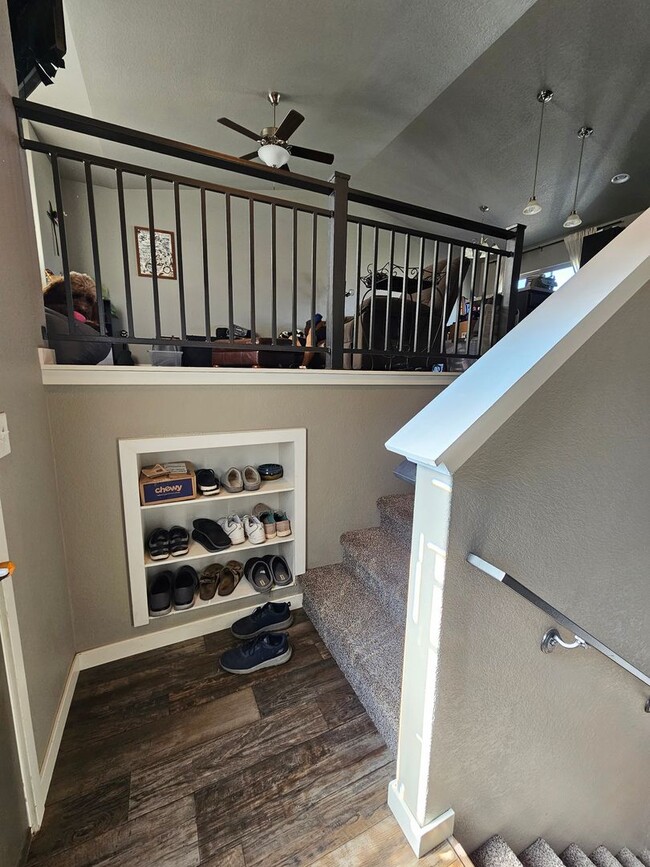 Building Photo - 3 BED | 3 BATH | SPLIT FOYER HOME | GARAGE