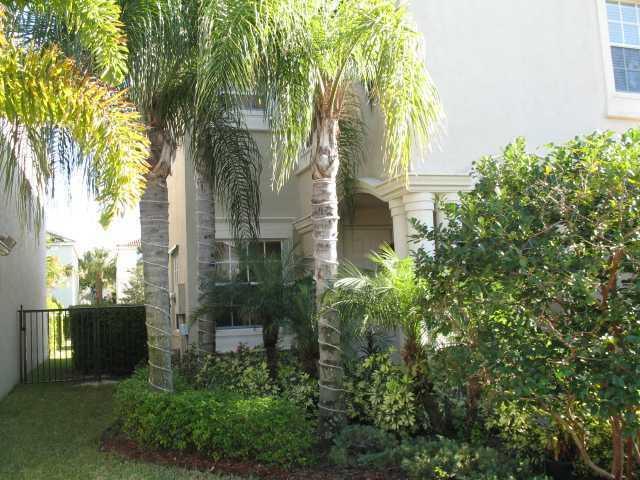 Building Photo - 9074 Dupont Pl
