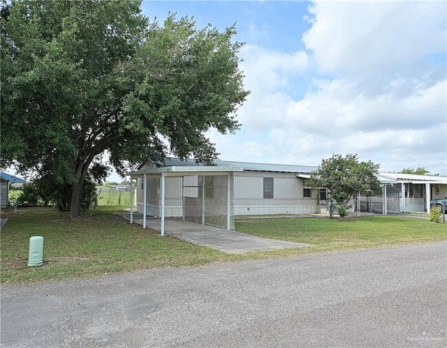 Building Photo - 123 Cedar Dr