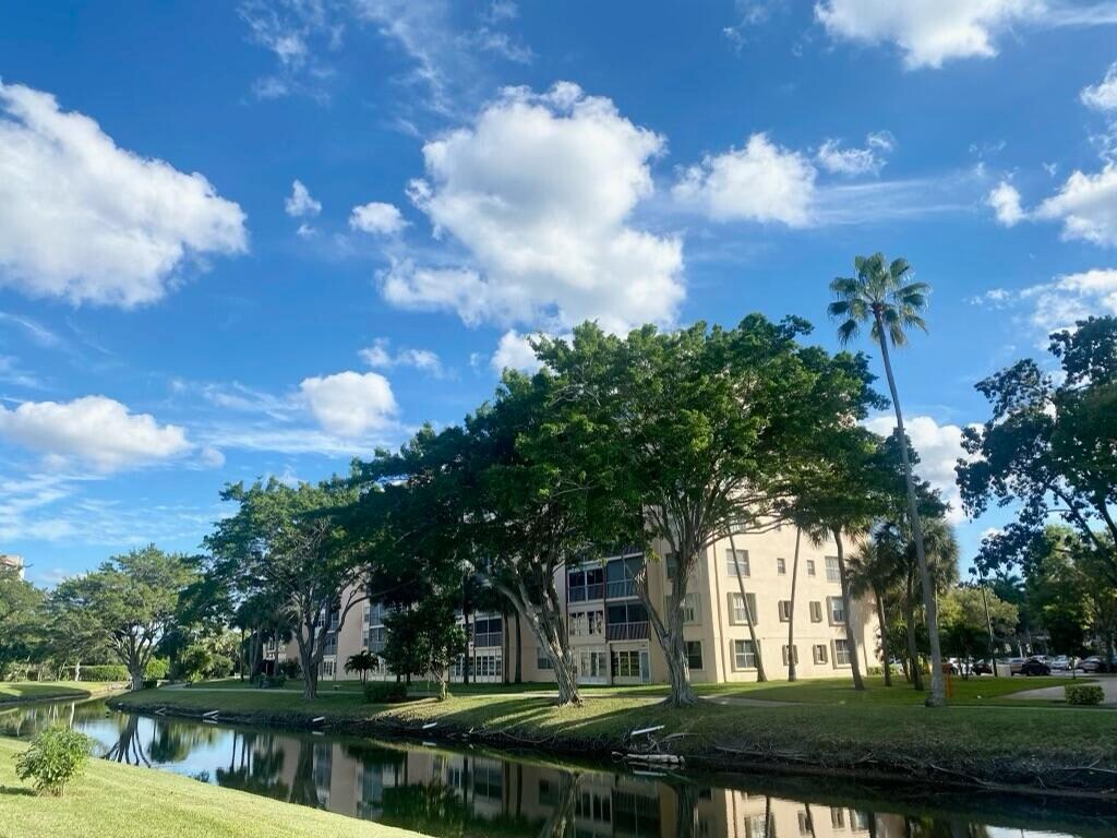 14527 Bonaire Blvd Unit 203, Delray Beach, FL 33446 Condo for Rent in