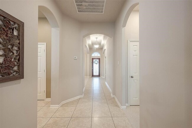 Building Photo - 21711 Cozy Hollow Ln