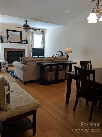 Foto del edificio - 3200 Selwyn Farms Ln