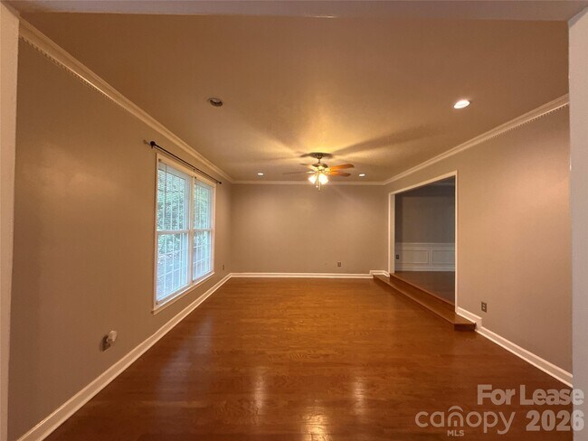Foto del edificio - 7116 Quail Hill Rd