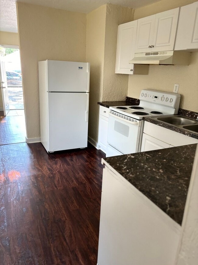 Photo - Move in special  1/2 off 1st months rent -... House