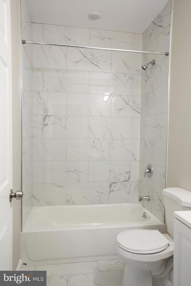 Foto del edificio - 5514 Woodland Ave
