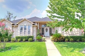 Building Photo - 13642 Lakeside Pl Dr