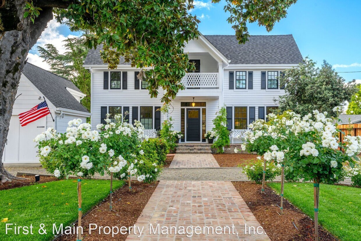 Foto principal - 6 br, 5.5 bath House - 2243 Redwood Road