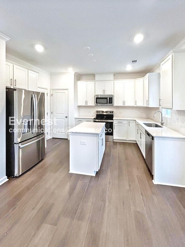 Foto del edificio - 44 Regal Gdns Ct