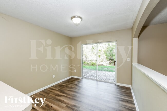 Foto del edificio - 2129 Stone Abbey Blvd