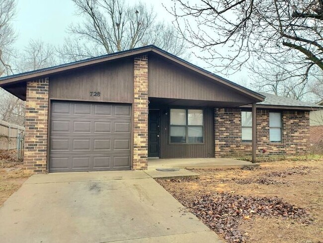 Building Photo - 3 Bed 1 Bath 1 Car Garage in Cardinal 2nd ...