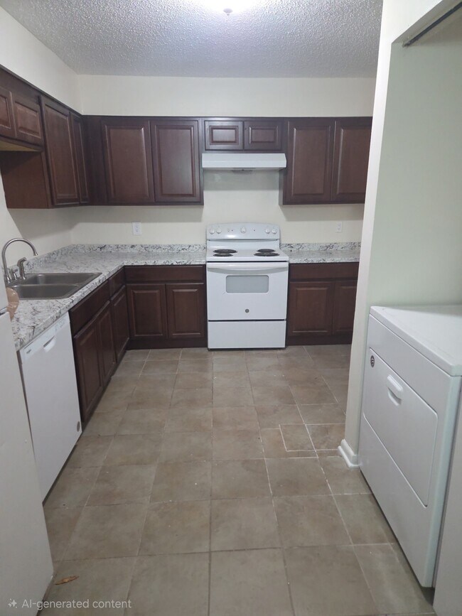 Foto del edificio - 583 Winding Creek Rd