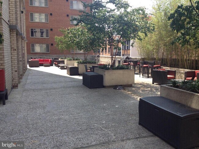 Foto del edificio - 950 25th St NW