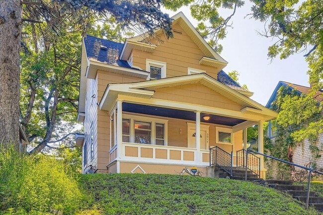 Foto del edificio - 3014 N Humboldt Ave