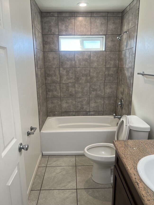 Foto del edificio - 1176 Menta Ct