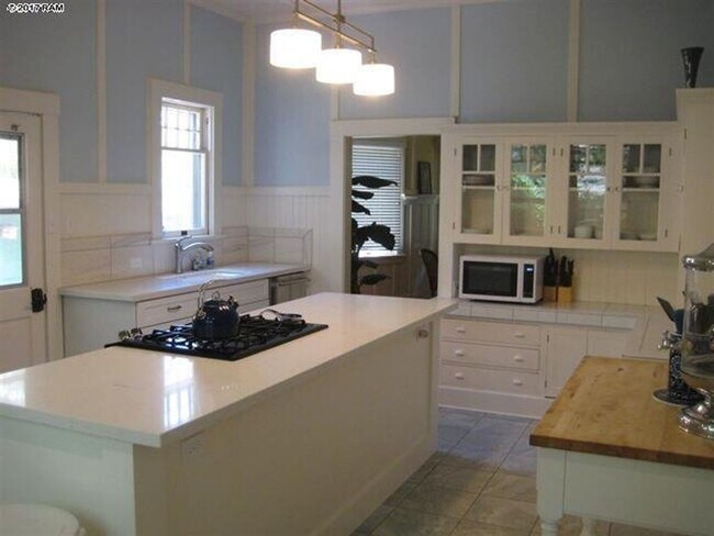 Building Photo - Beach house