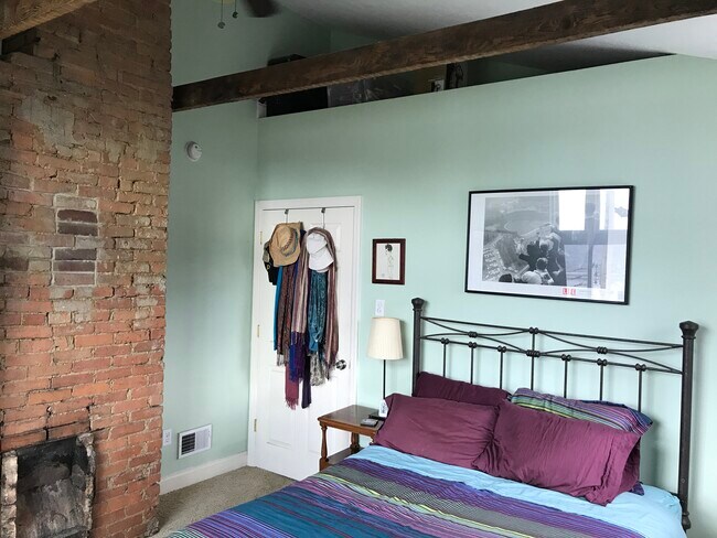Foto del edificio - 3234 Dobson St