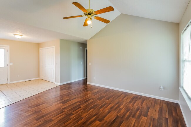 Building Photo - Adorable 3 Bedroom in Springfield