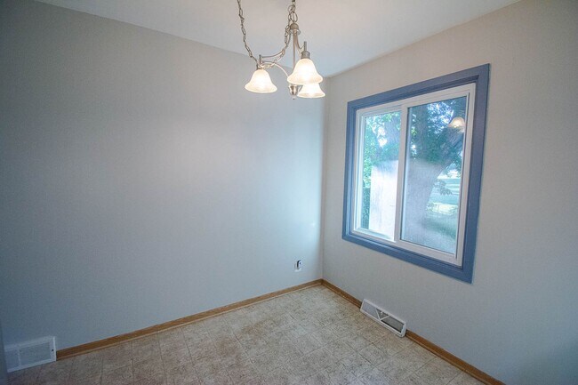 Foto del edificio - 3bed 2bath Available For Rent in Easy Access Area!