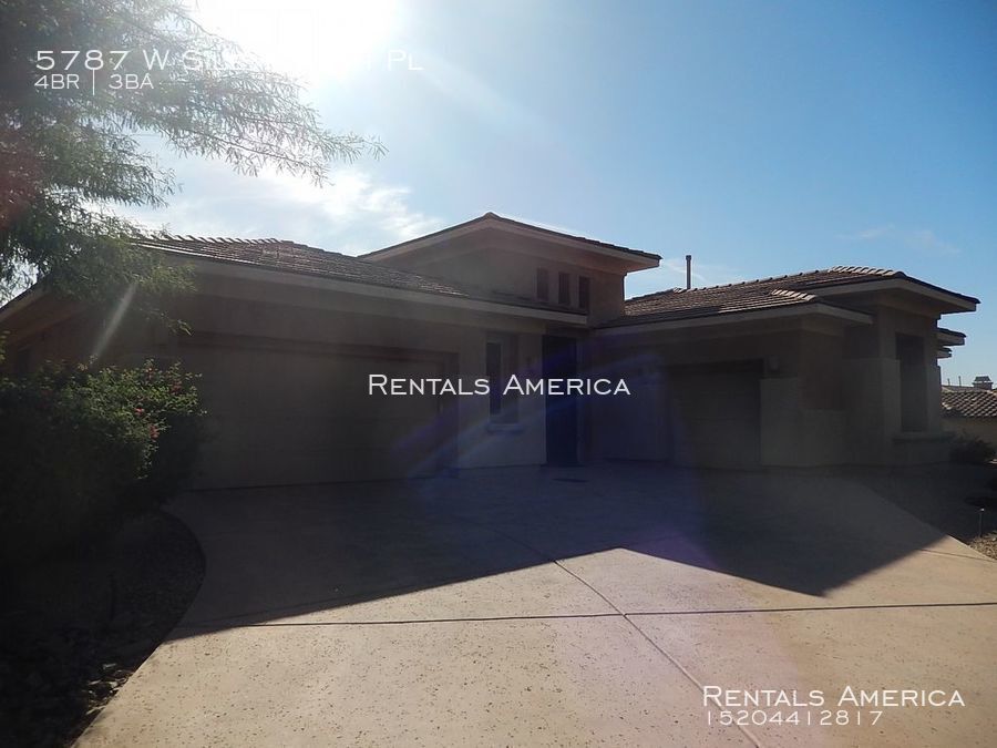 Primary Photo - Stunning 4 Bedroom with Guest Quarters