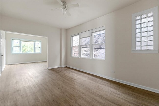 Foto del edificio - 4450 S Wood St