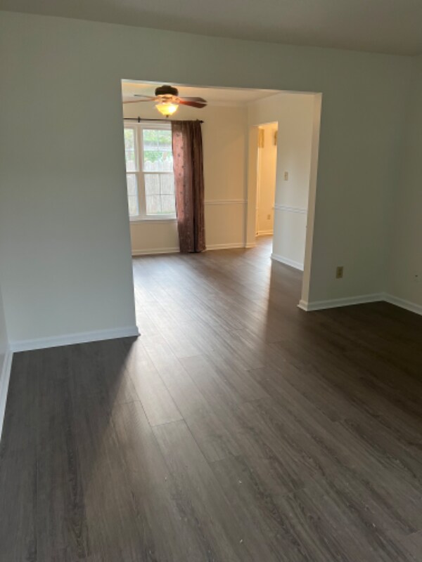 Foto del edificio - 2633 Pender Dr