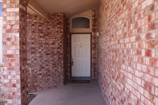 Building Photo - 12101 Picasso Dr