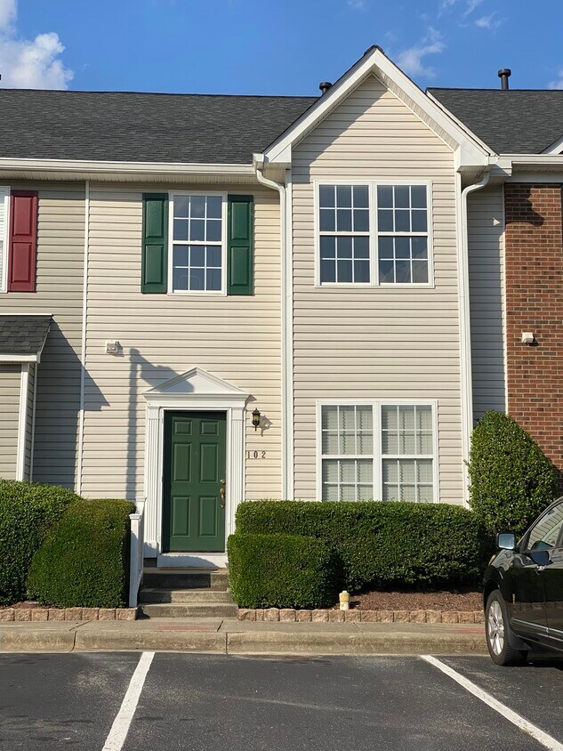 Primary Photo - 102 Watertree Ln
