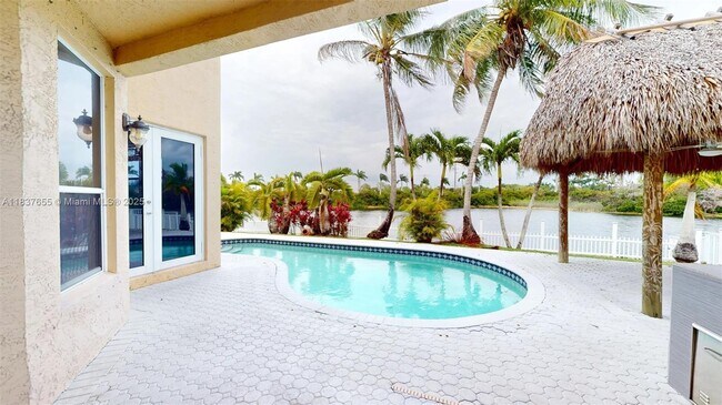 Foto del edificio - 17301 SW 33rd St